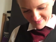 鬼妹閉上了眼睛享受著口愛